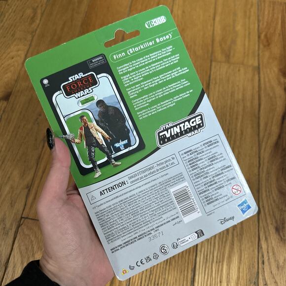 NEW Star Wars The Vintage Collection 3.75" Finn (Starkiller Base) - Picture 4 of 5